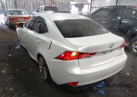 2018 Lexus Is 300 z USA, uszkodzony, nr VIN JTHC81D25J5029780